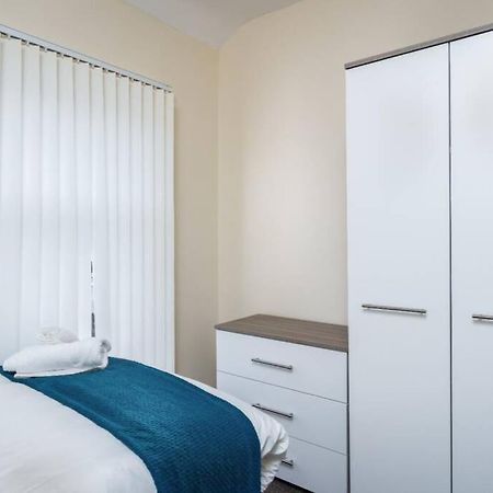 Sleeps 5, Smart Tv'S In Bedrooms Swansea Exterior foto