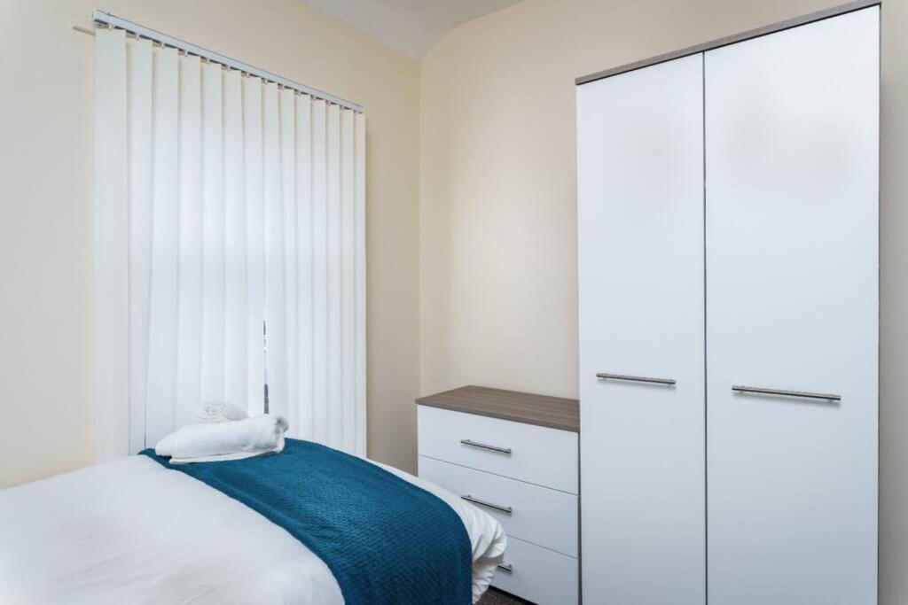 Sleeps 5, Smart Tv'S In Bedrooms Swansea Exterior foto